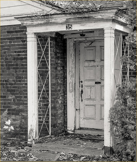 Abandoned. Ontario, April, 2009