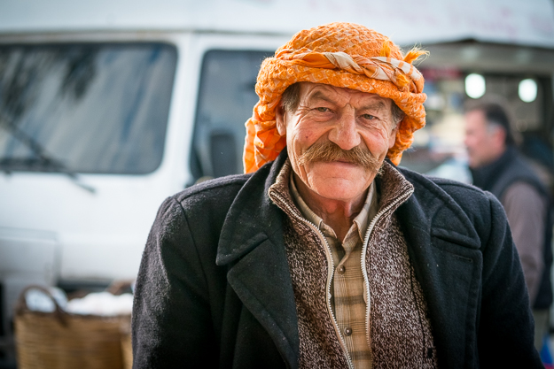 Mandalin seller at Güzelbahçe pazar