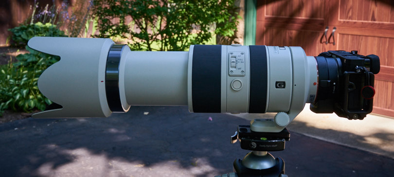 The A6300 and 70-400mm lens extended to the 400mm setting