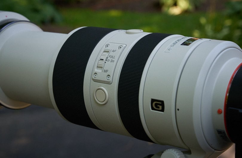 The controls on the 70-400mm lens