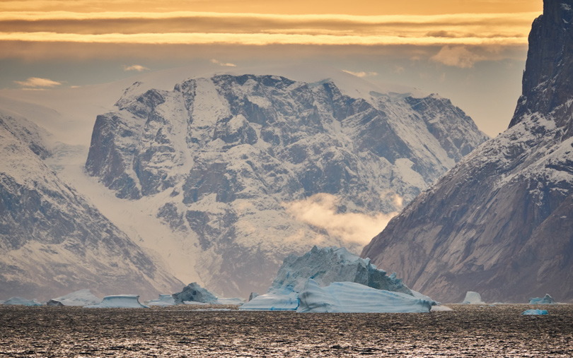 Fuji X-T2 from the ship handheld with 100-400mm at 400mm.