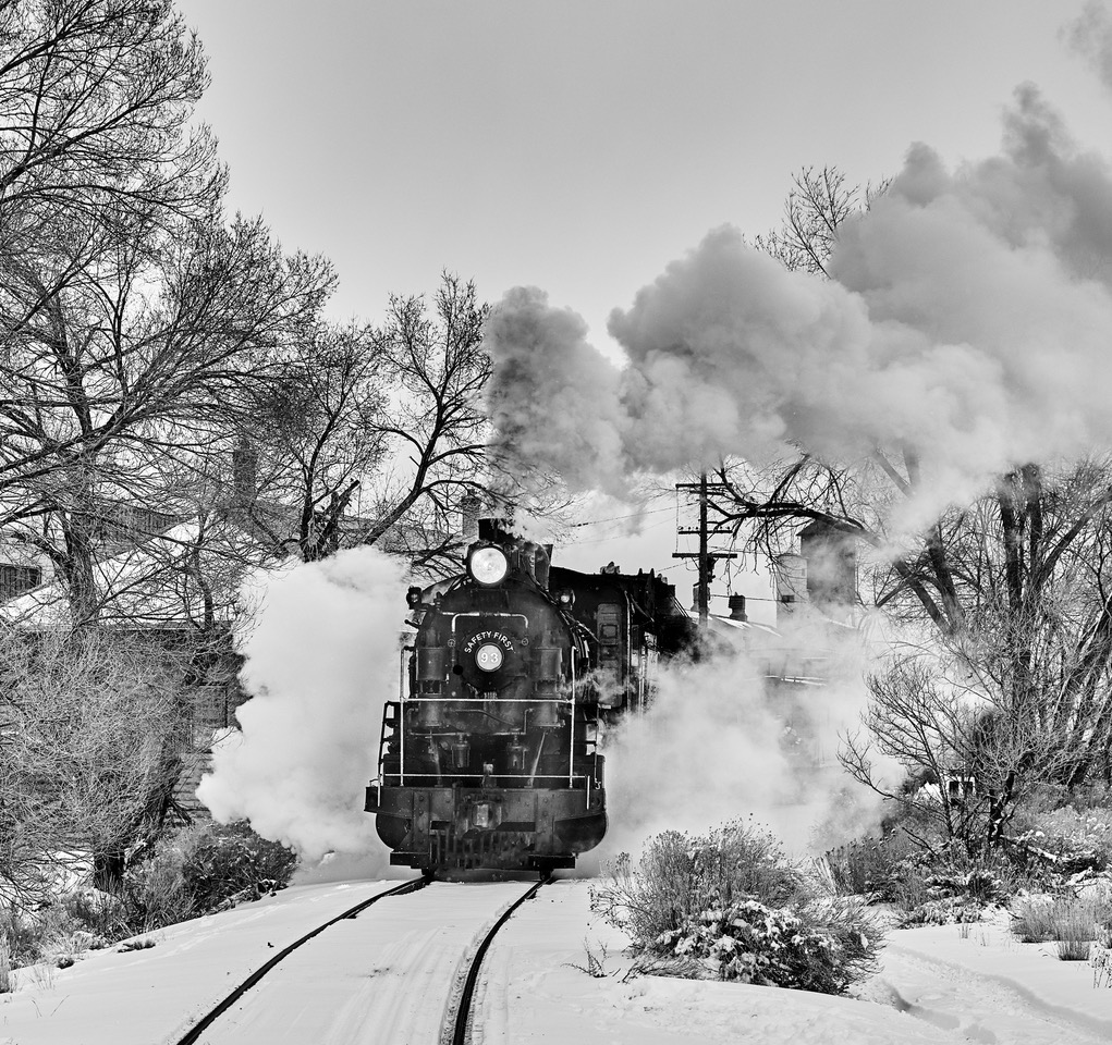 FUJI 50R STEAM ENGINES IN THE COLD OF WINTER