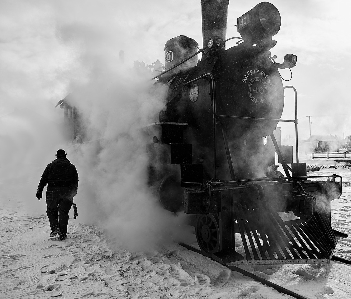 FUJI 50R STEAM ENGINES IN THE COLD OF WINTER