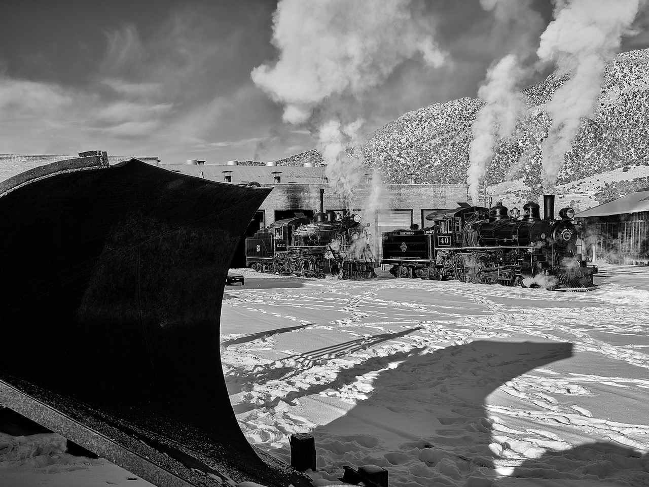 FUJI 50R STEAM ENGINES IN THE COLD OF WINTER