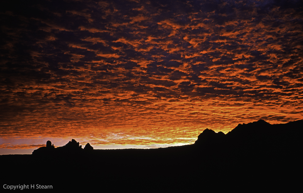 Brilliant sunrise over the Mogollon Rim