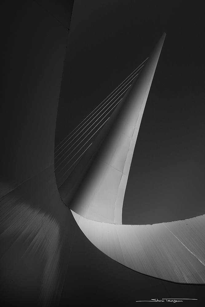 Sundial 1 – Simple Black and White