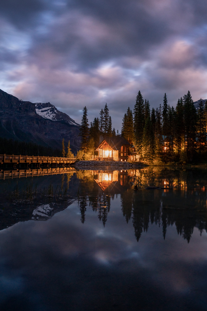 The star effect on the light of this lodge was visible at f/4. The image is a single shot at f/8. 