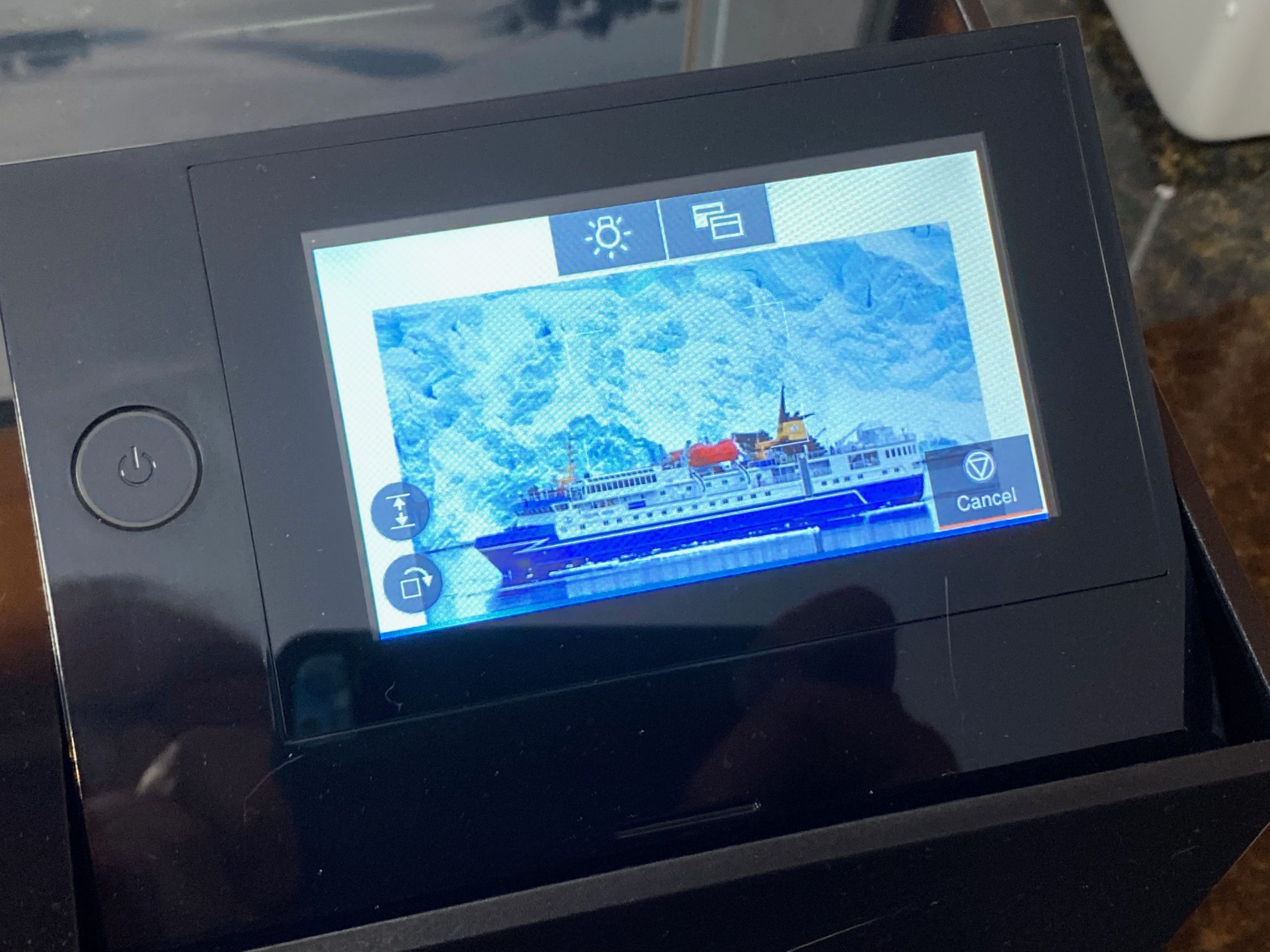 Control panel can show you which image is being printed.
