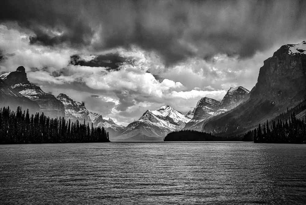 Maligne Lake, Jasper NP, AB, Canada