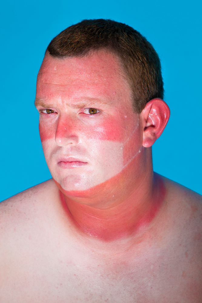 Fabrizio Spucches (Italy) From the series Working Class Virus Under the umbrella of Corona Virus, current matters such as integration, global warming, conspiracy theory, ecology are depicted through a series of portraits. https://spucches.com/
