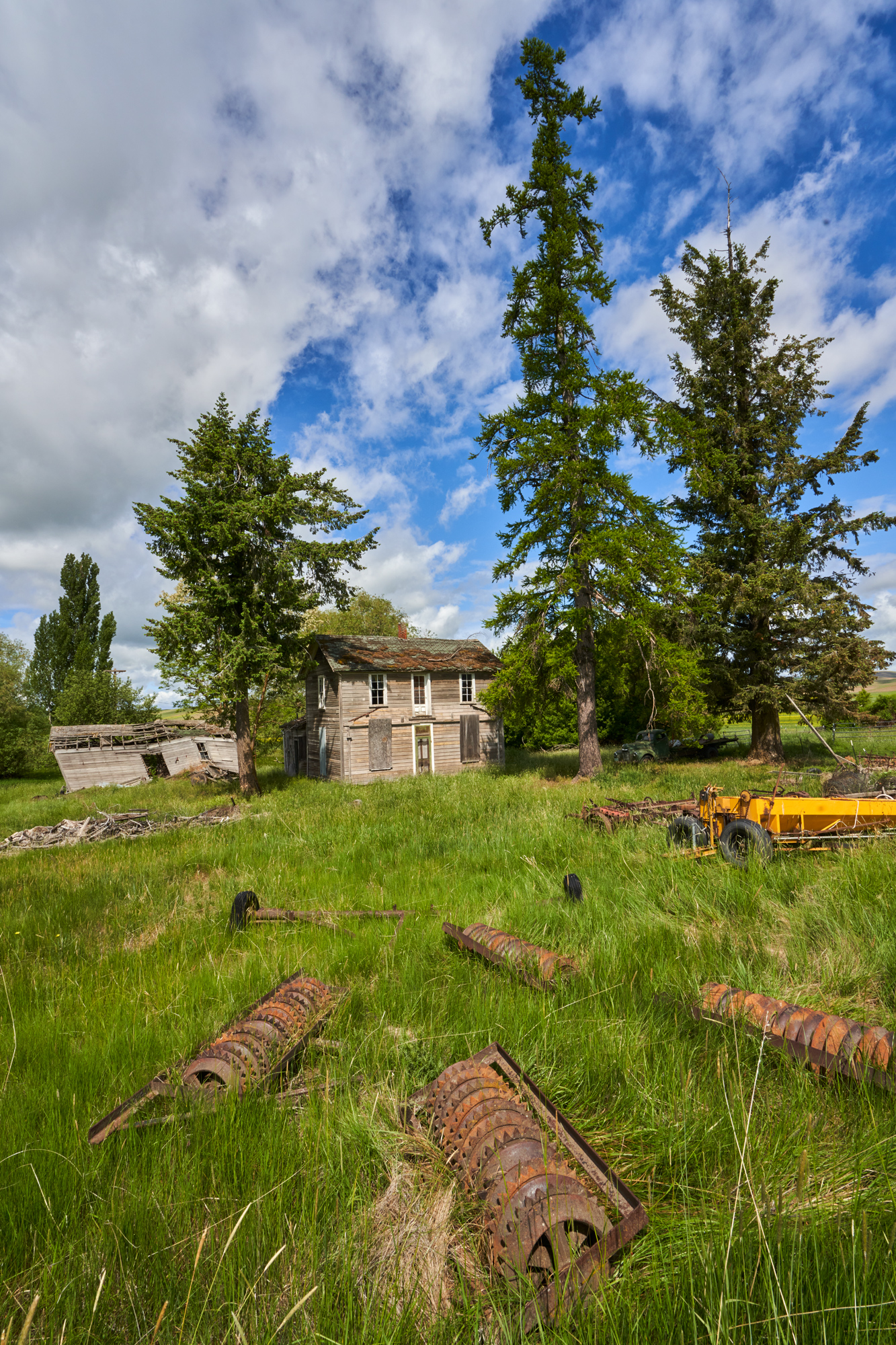 Abandoned houses are all over the Palouse. This is one.