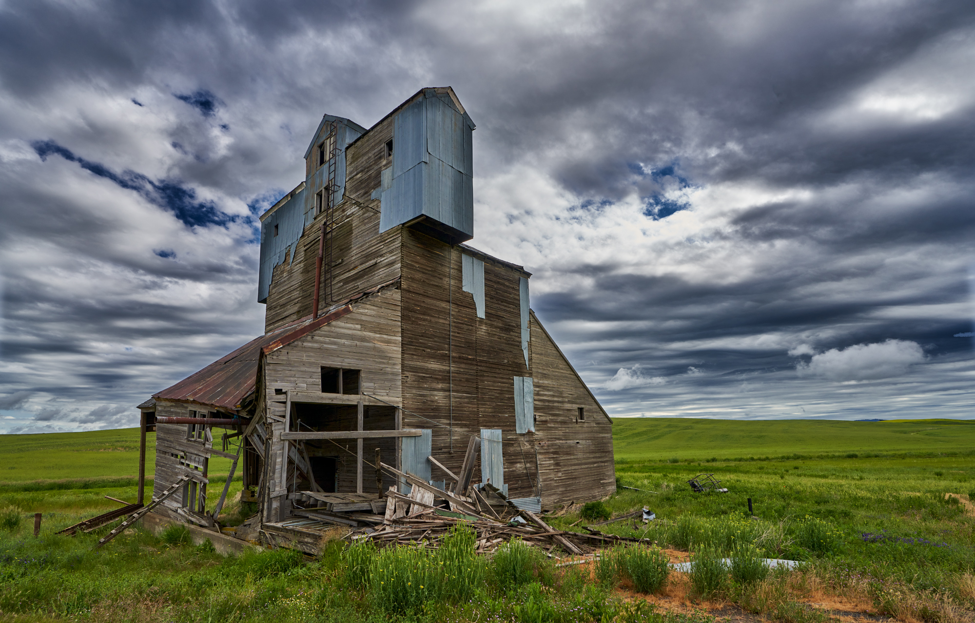 Grain Silo that has been decaying for years