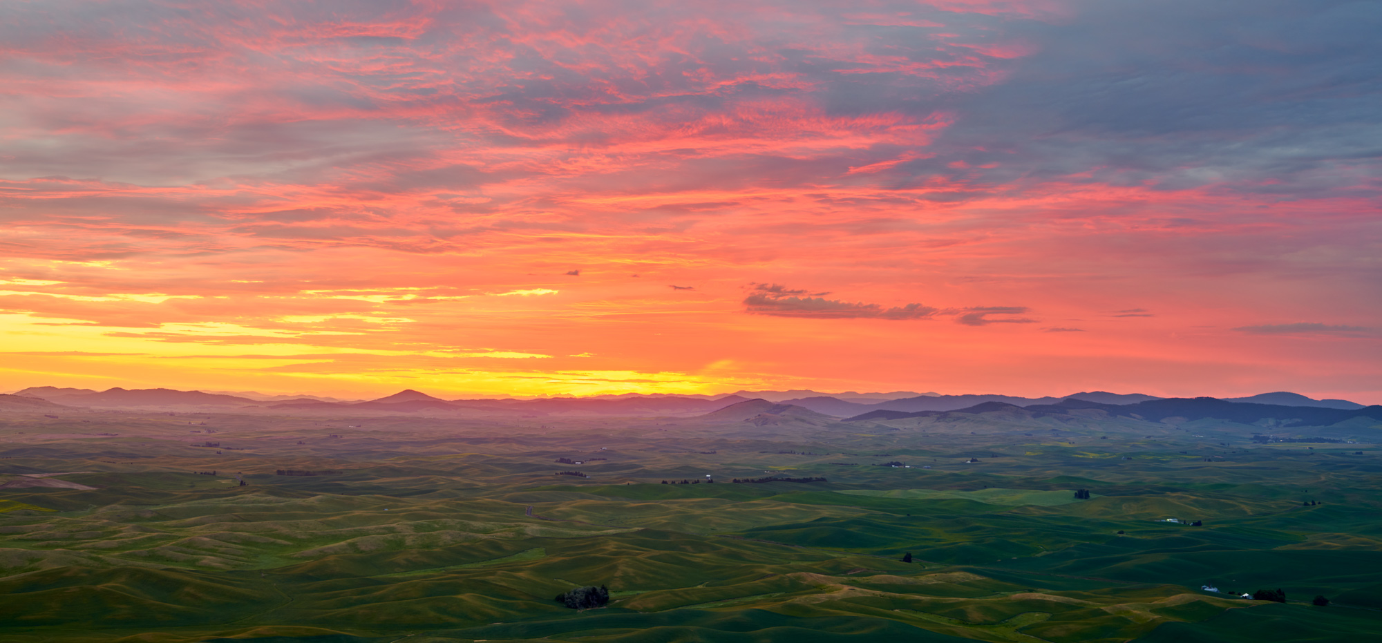 Sunrises that reach out to the edge of the world