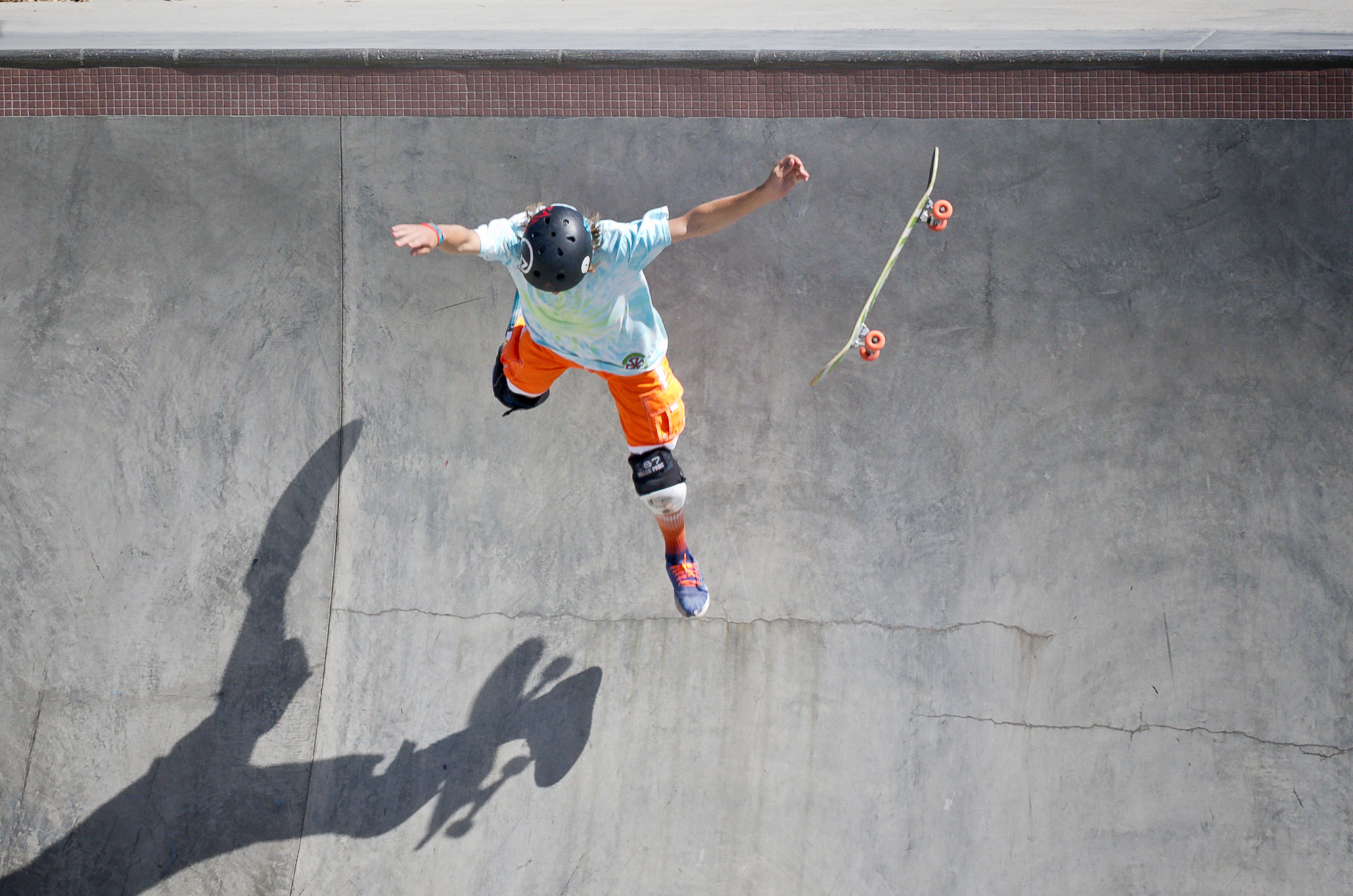 What do you anticipate happens in the next instant?  You probably will create a narrative based upon your own experience