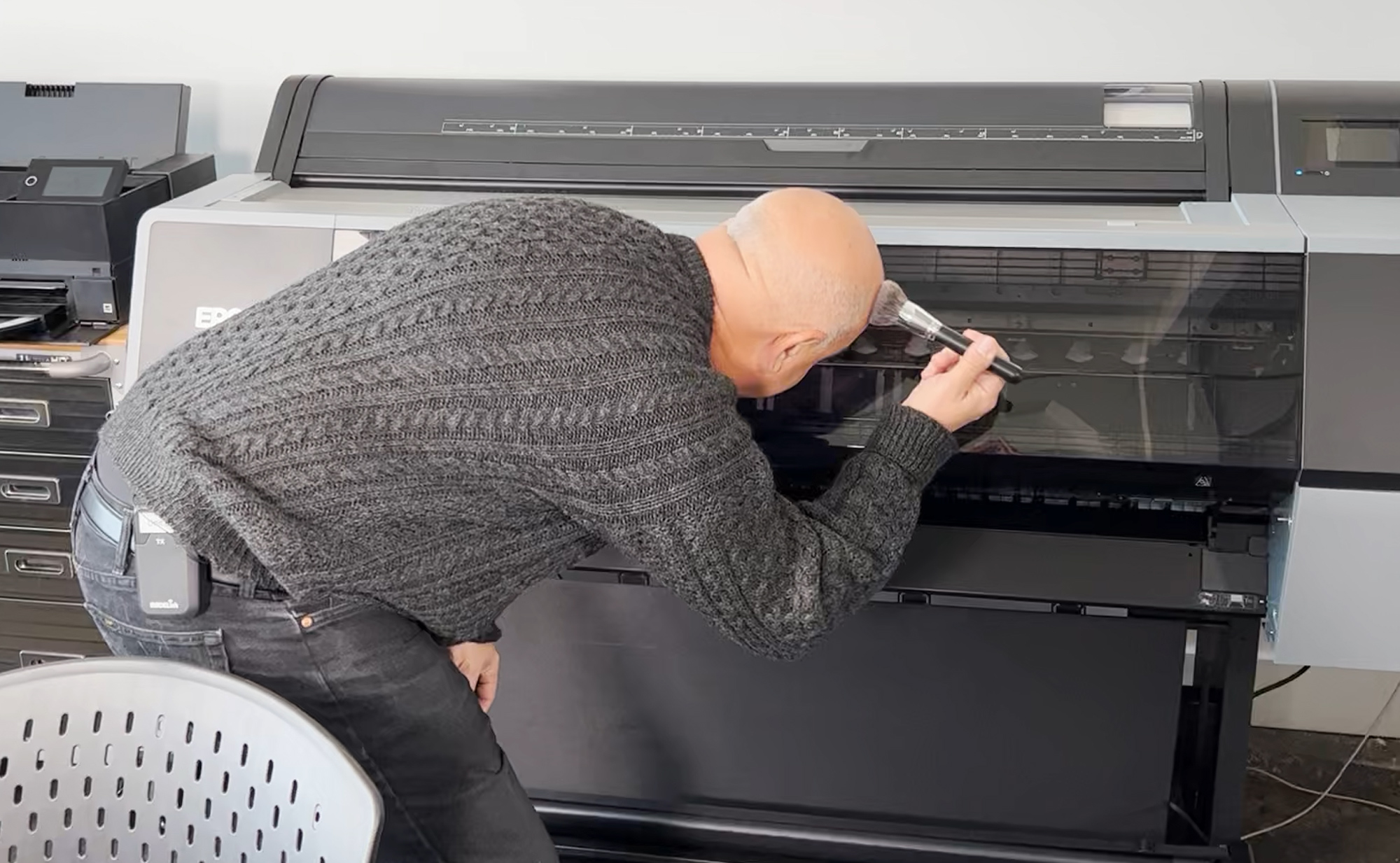 When you don't have a mirror in the studio the front panel of the Epson 9570 will just have to do