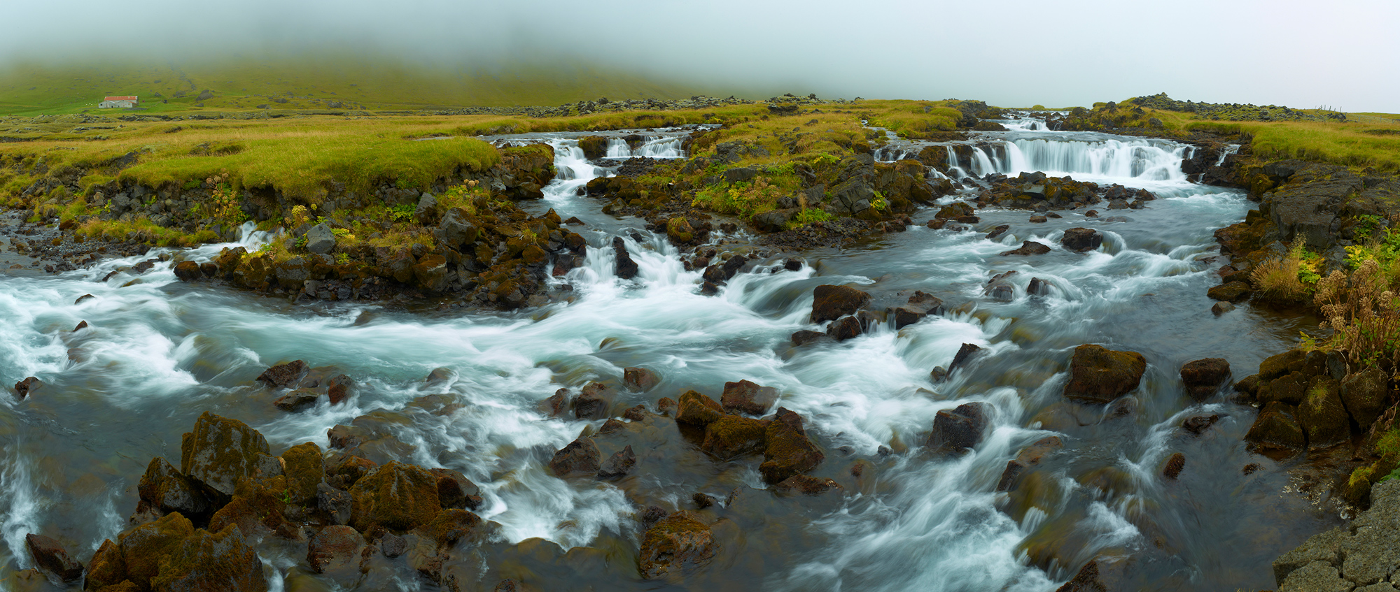 These are the coolest waterfalls in Iceland. 6 Image pano