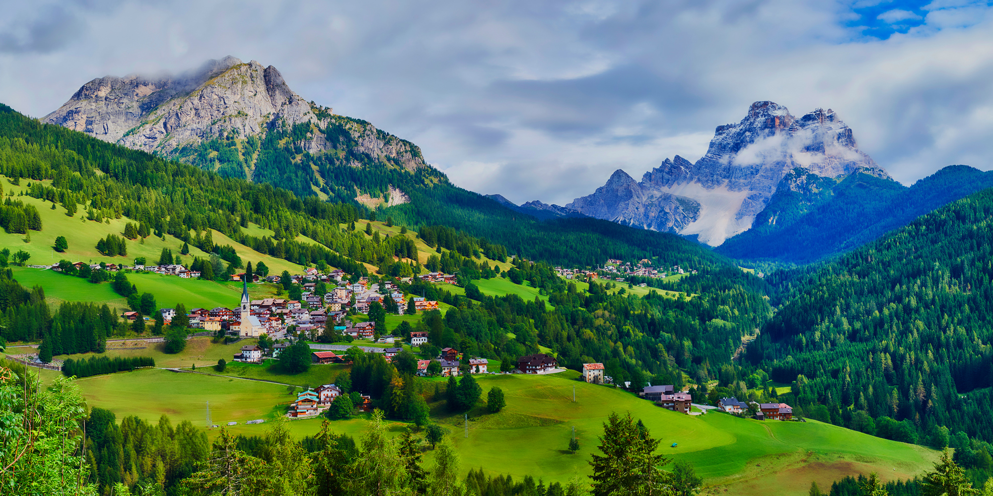 I'd live here, the Dolomites, Phase One camera 3 exposure stitch.