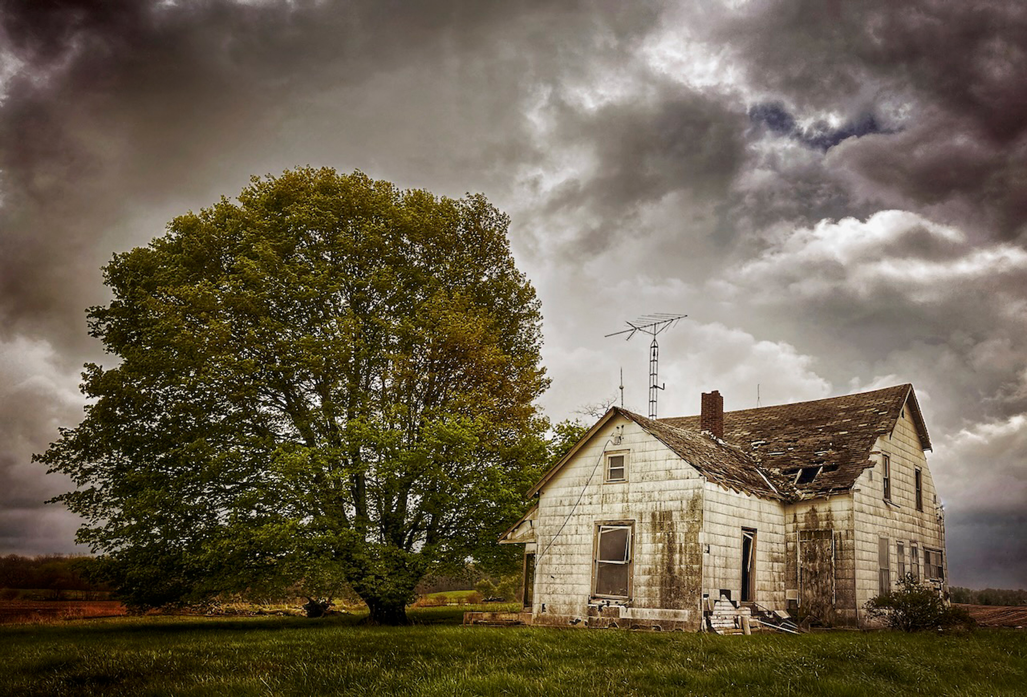 I love these old gems out in the middle of nowhere. If the walls could only tell a story.