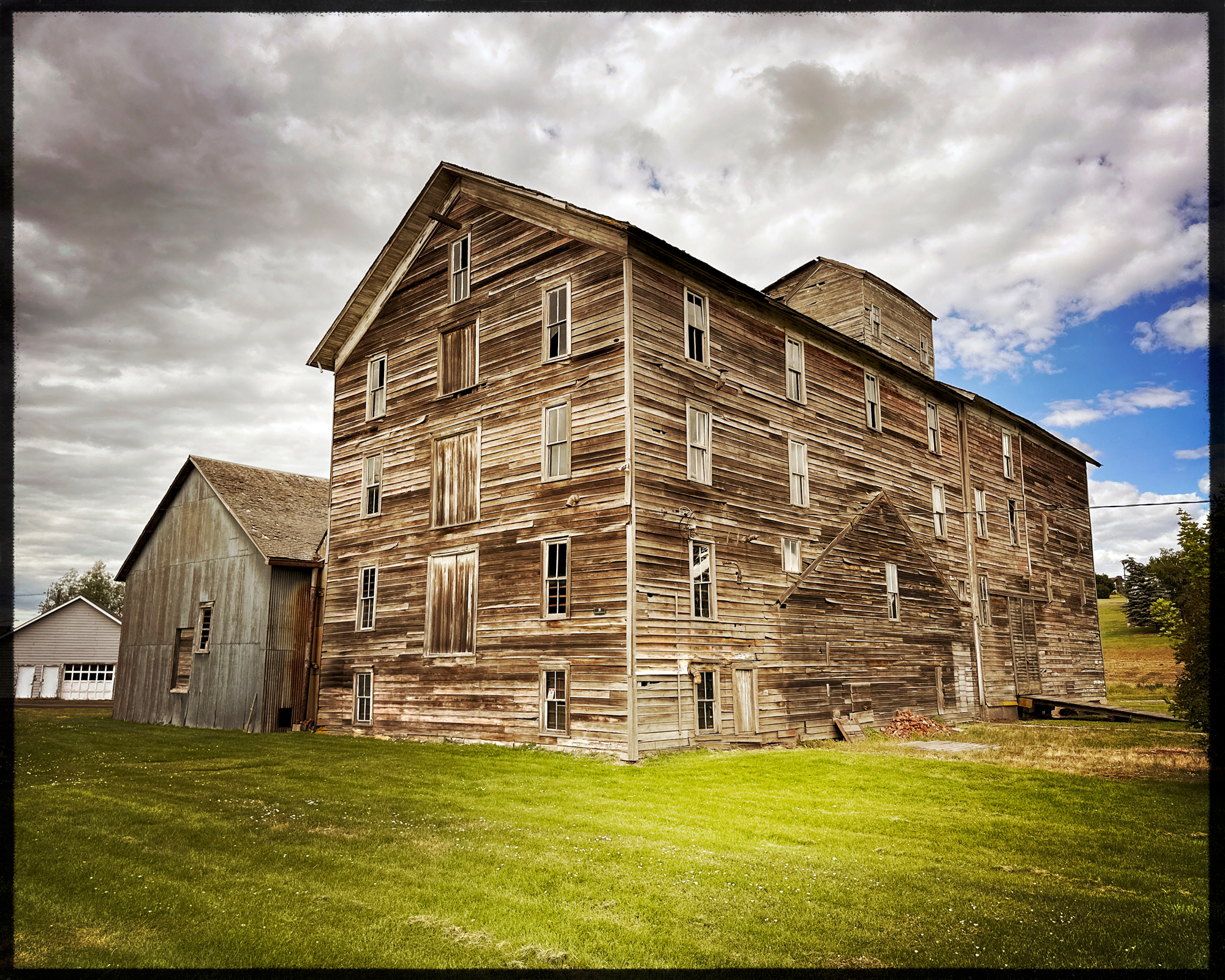This is a granary that has been around for a long time