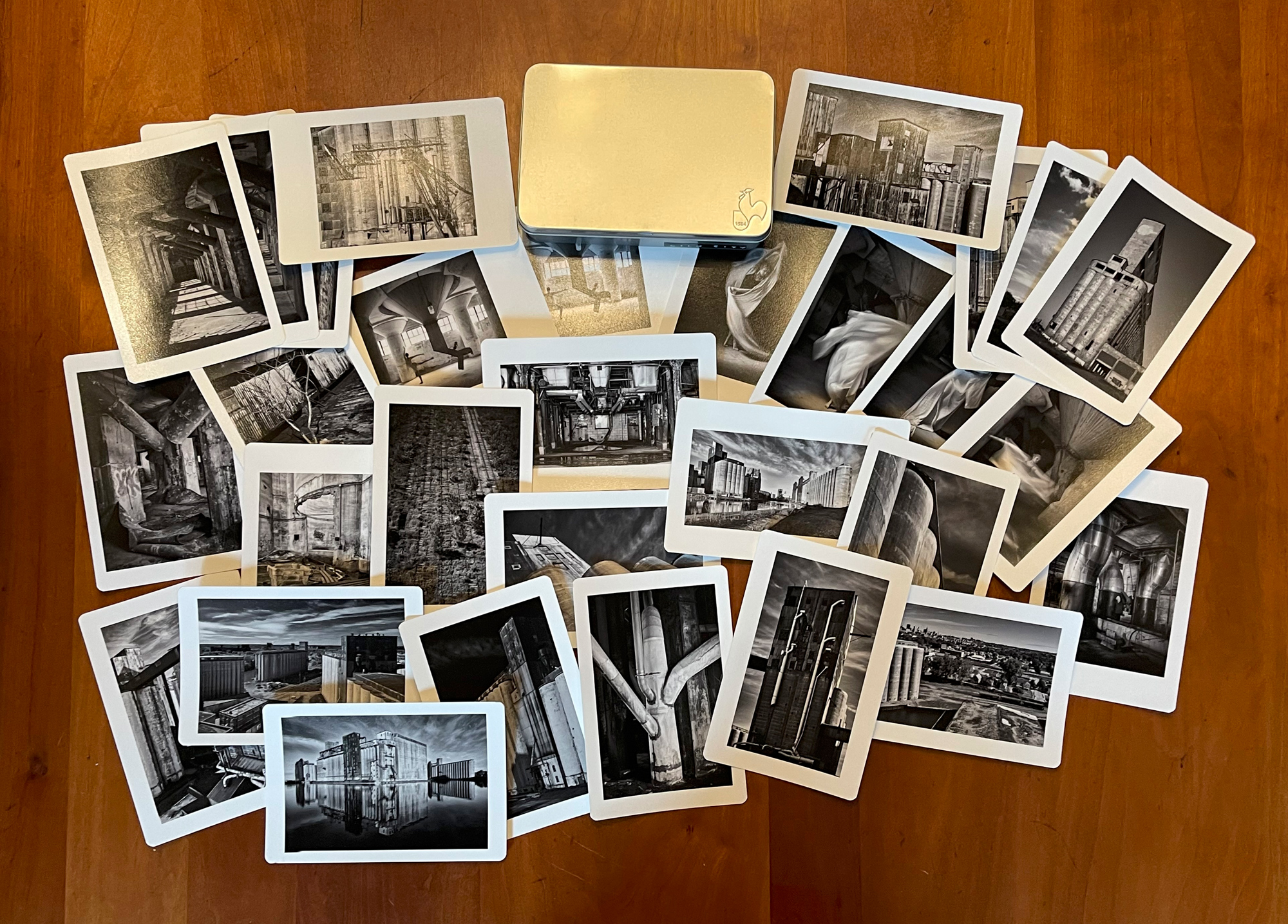 Photo Tin of Silo City.