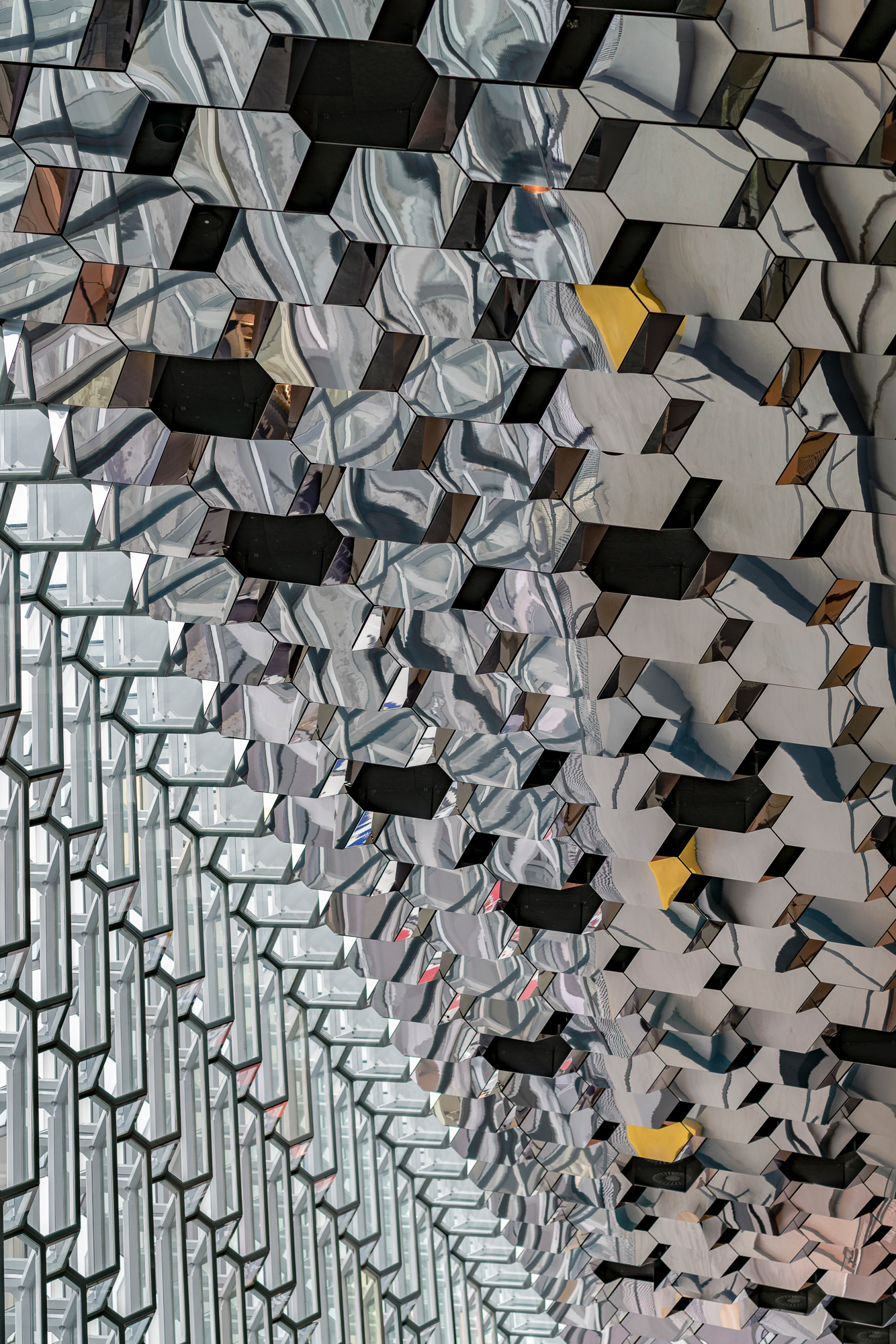 The Harpa - Patterns and Ligh