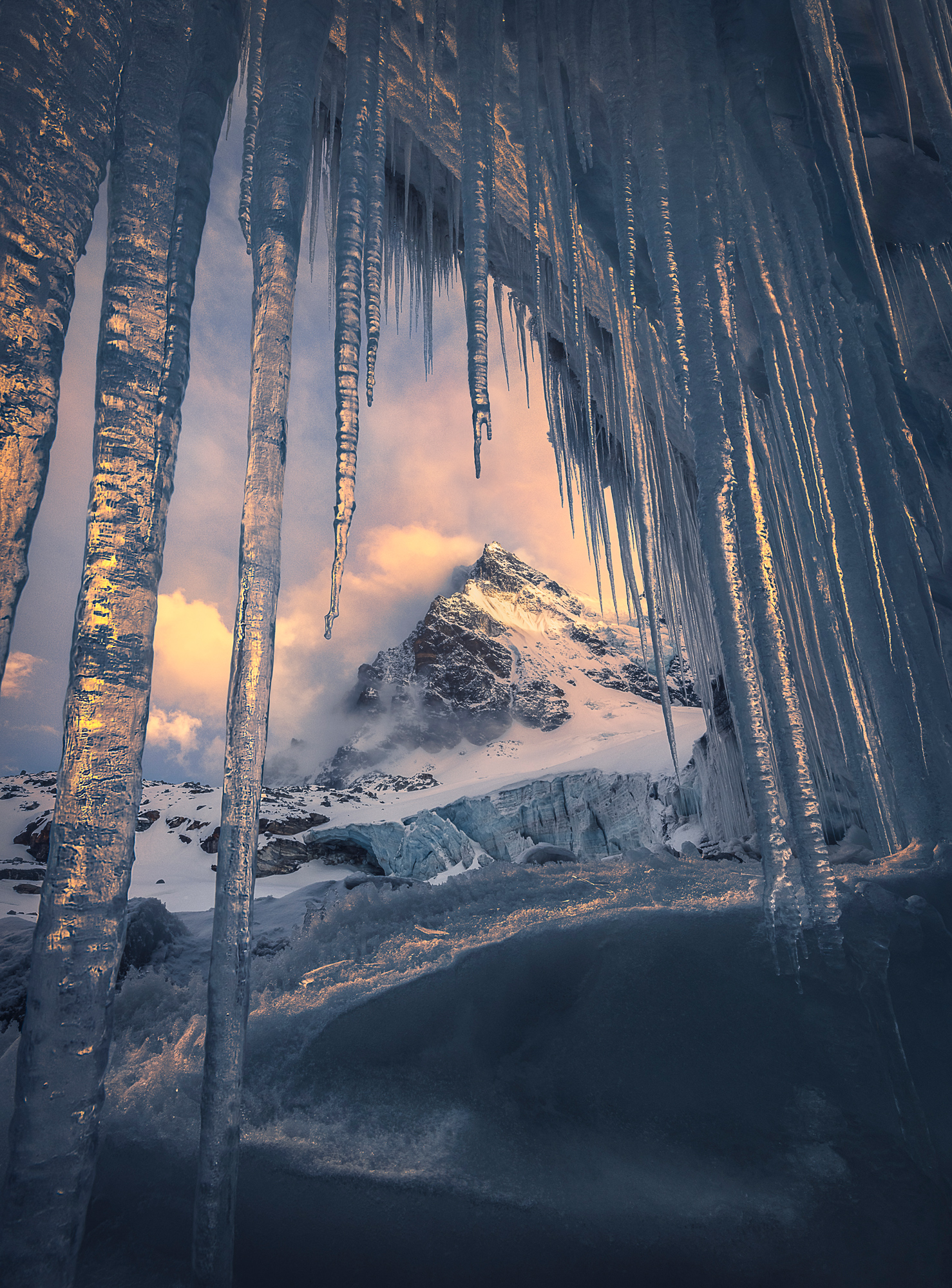 Icicles Renjo La Pass Nepal photographed by Ruxuan Hou, China (Mainland) Location Details: Renjo La Pass, Nepal