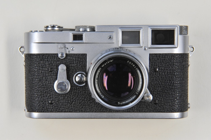 And a Leica M3, introduced in 1954. Photo by Hannes Grobe, Wikimedia Commons.
