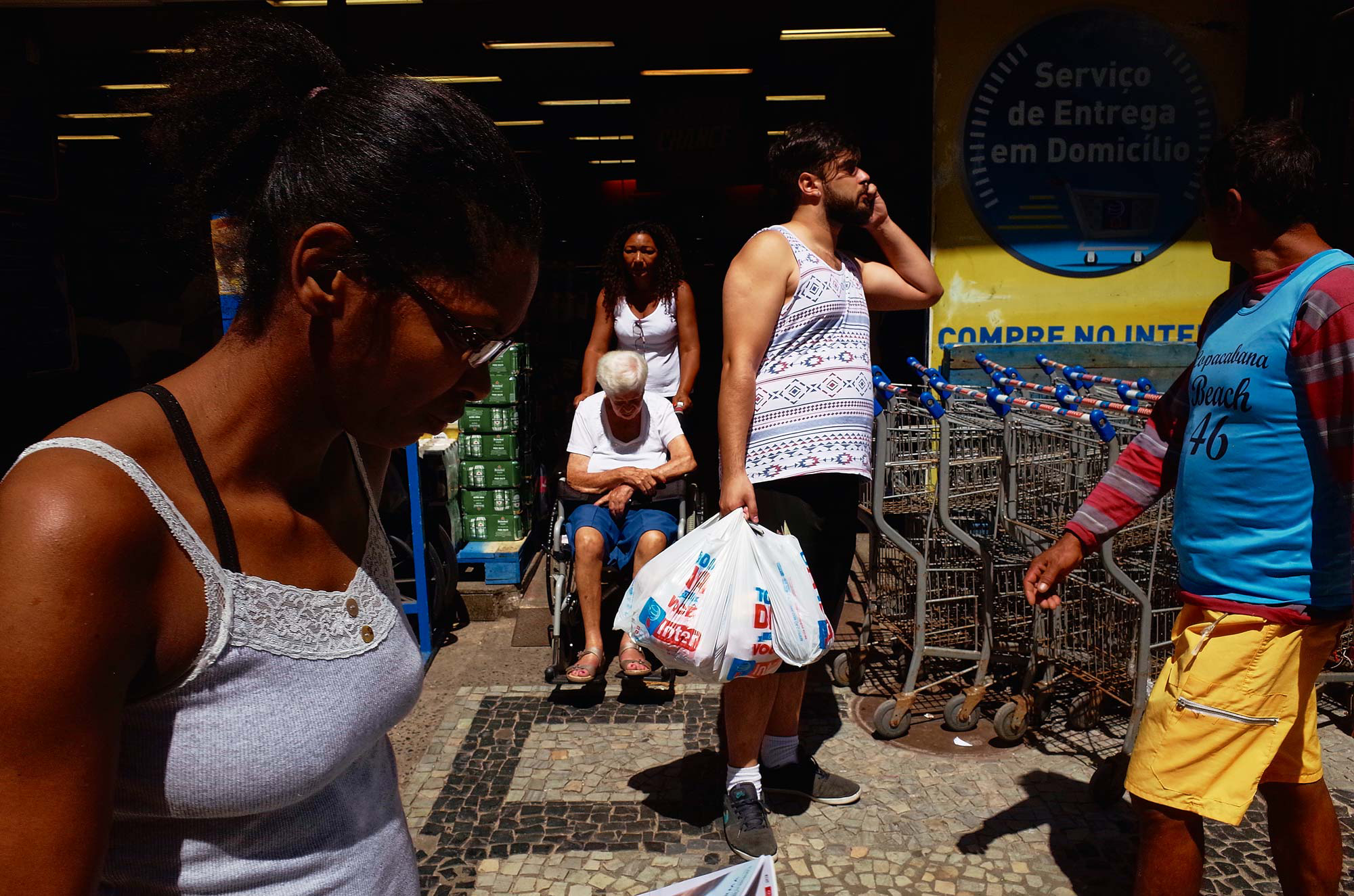 Em-Frente-do-Mercado