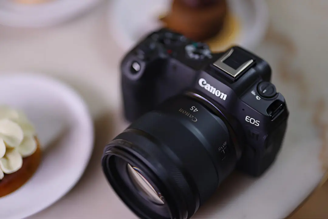 Canon's R6 Mark III and RF 45mm f/1.2: Why Balance Beats Extremes