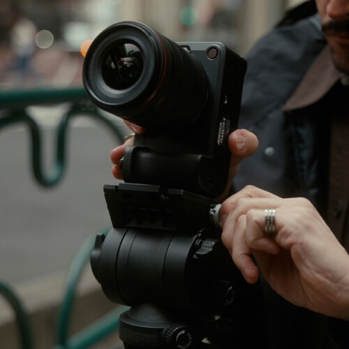 Canon EOS R6V mounted on a handheld gimbal during filming
