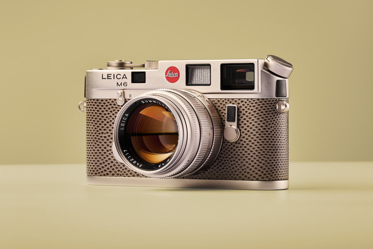 Leica M6 Platin “150 Years” edition camera with silver finish