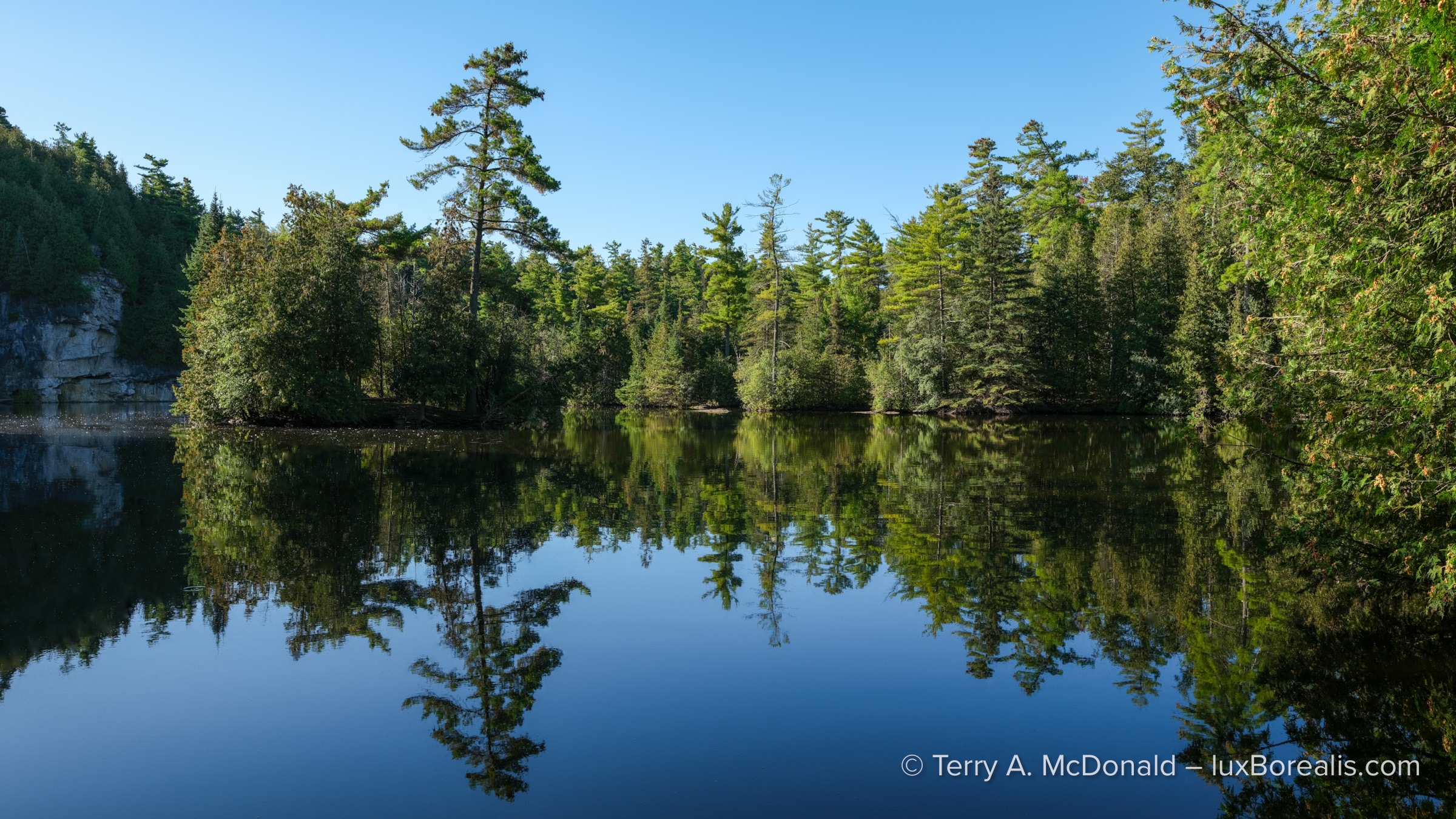 Fujifilm GFX 100S II landscape photograph of a still morning in Rockwood, Ontario.
