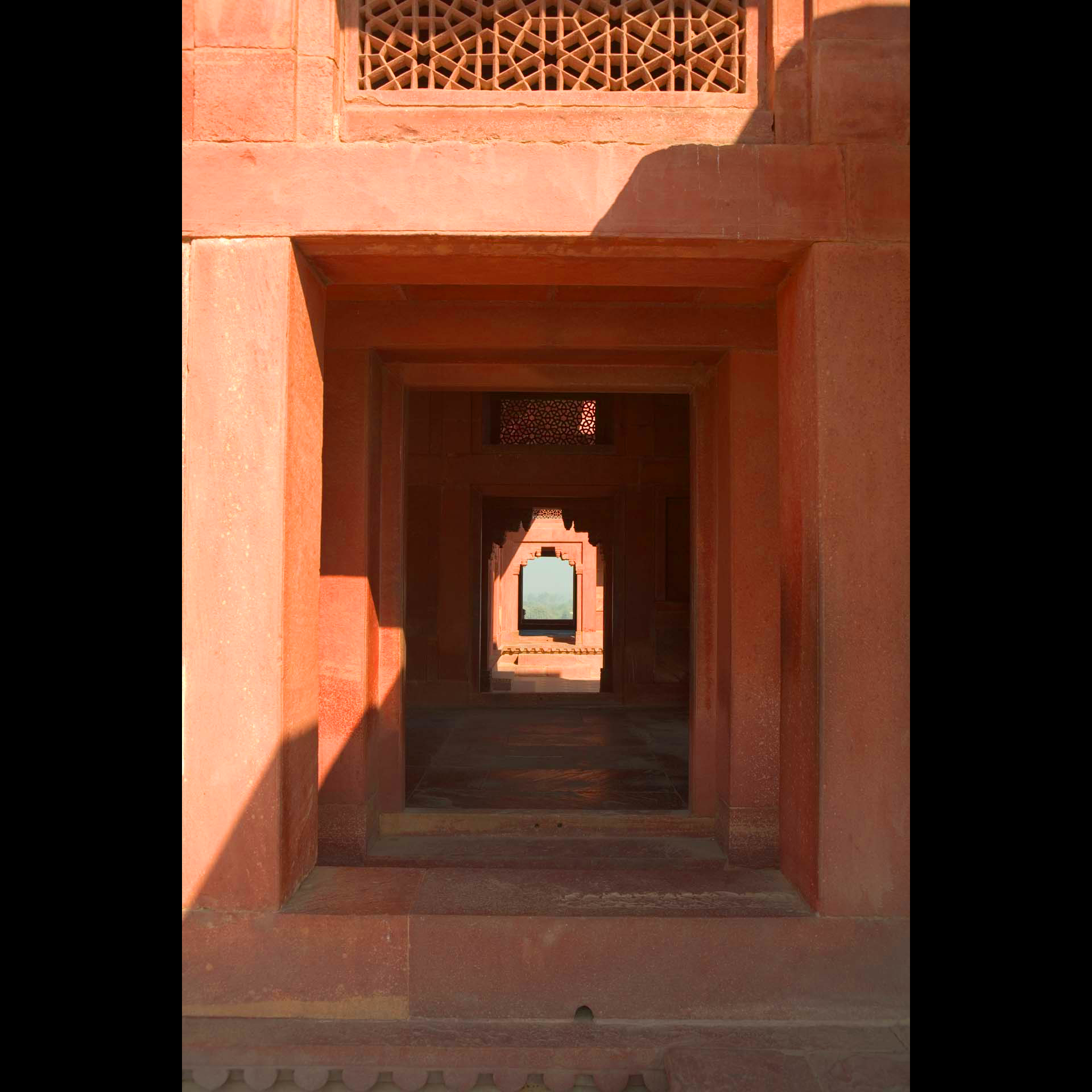alan gaynor light gesture color India