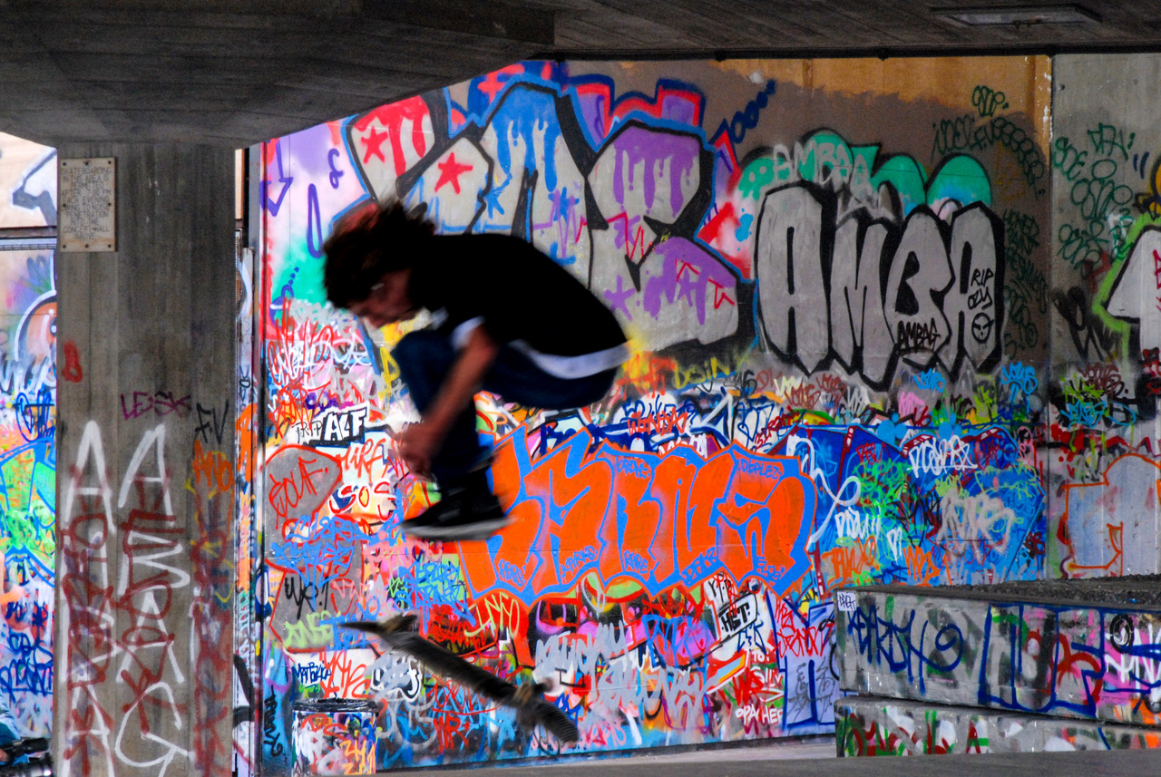 clifford ando light gesture color London Skateboarder